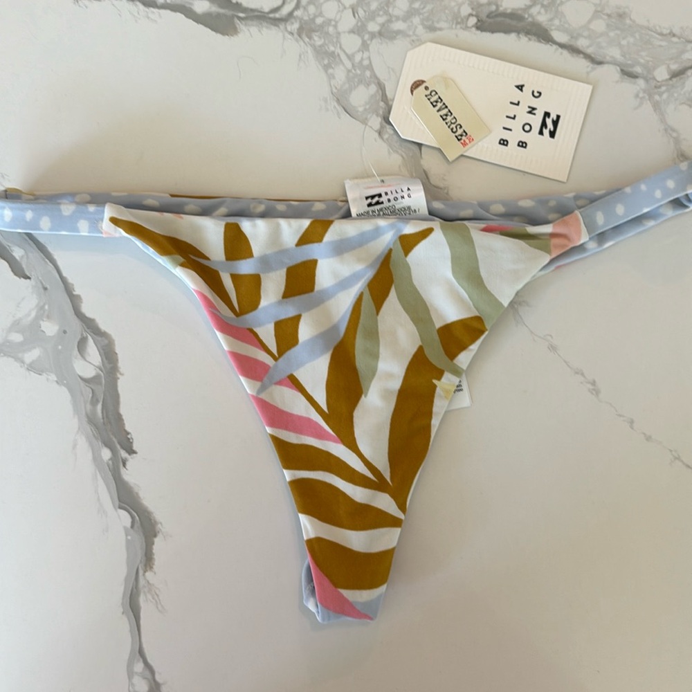 Billabong Isla bottoms in Tropic Jungle Maya